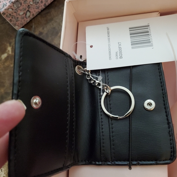 Betsey Johnson pink purse with kisses Keychain wallett in gift box NWT - Picture 4 of 5